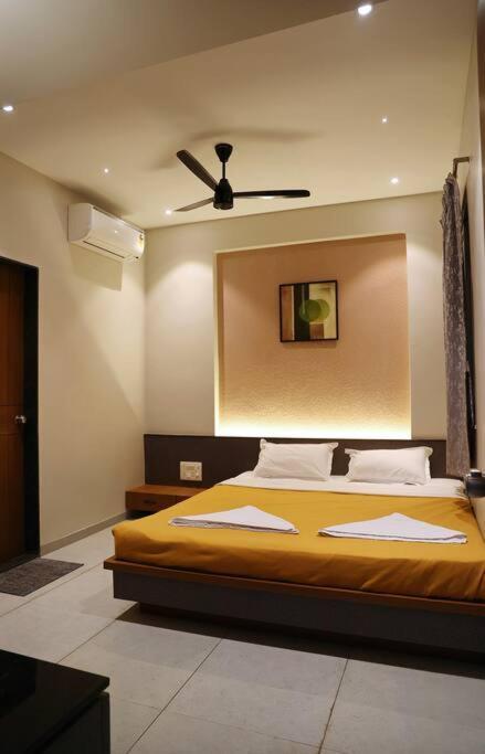 'Sumadhu Homes - 201 ' Kolhapur Exterior photo
